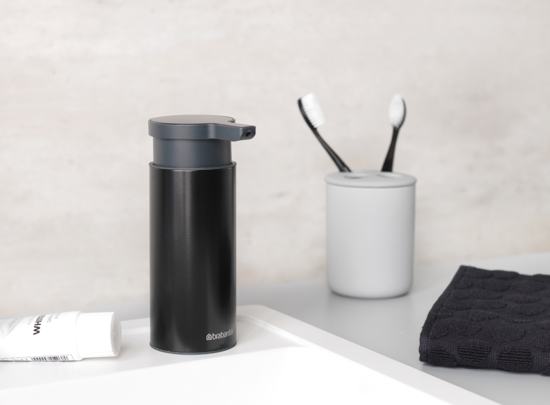 Soap dispenser & dish at Brabantia GH