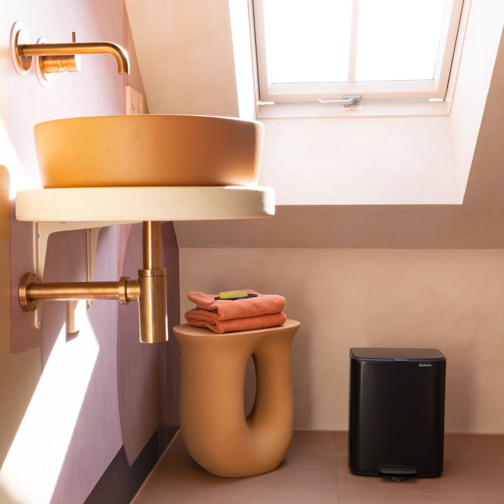 Bo Pedal Bin, 12L at Brabantia GH