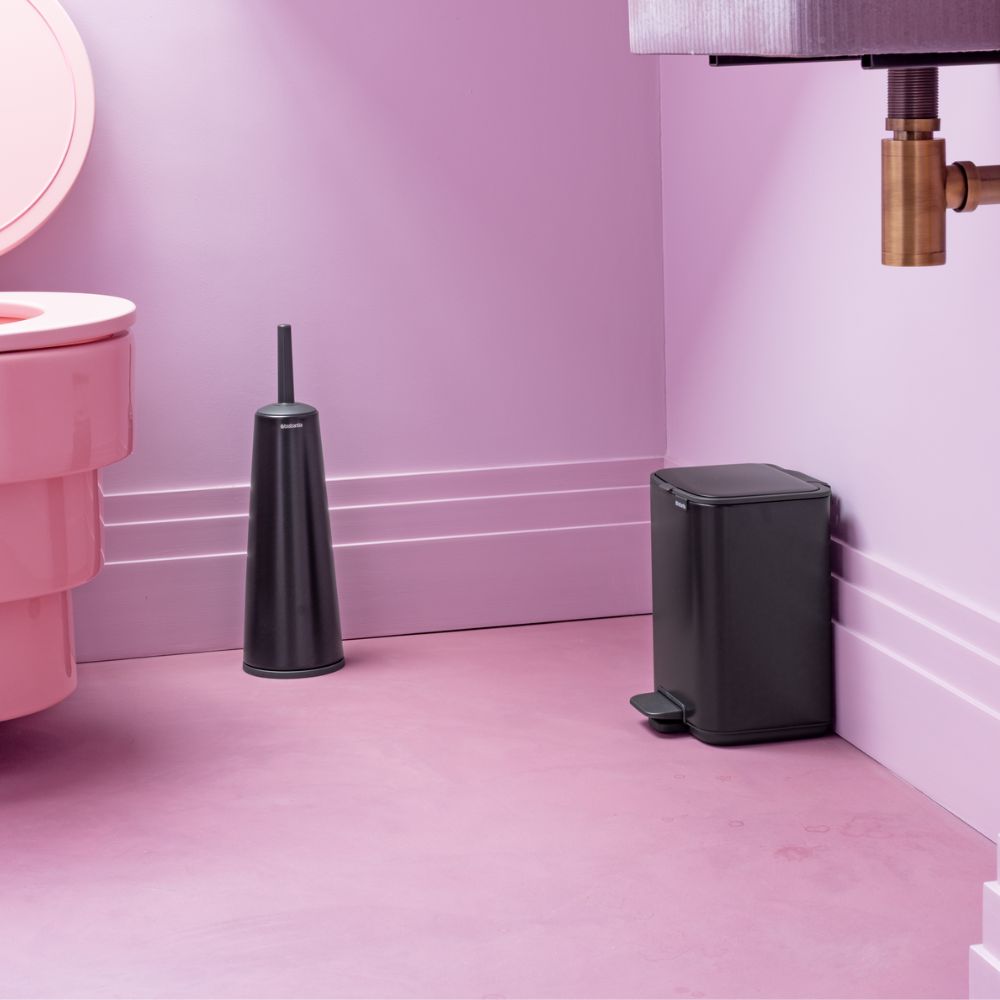 Bo Pedal Bin, 4L at Brabantia GH