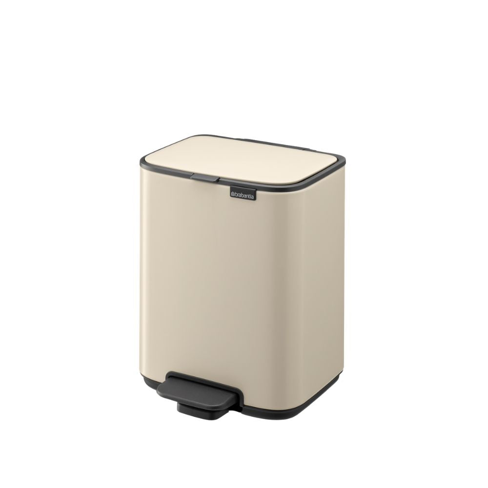 Bo Pedal Bin, 4L at Brabantia GH