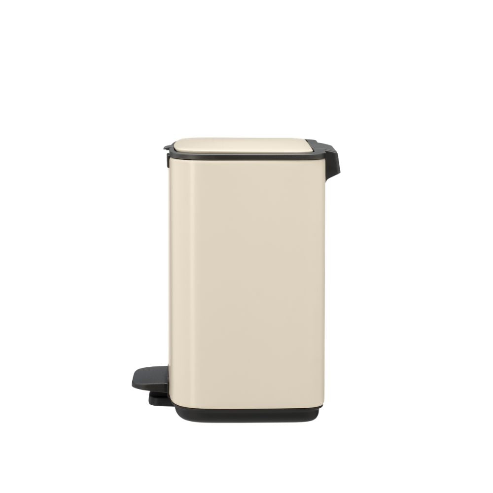 Bo Pedal Bin, 4L at Brabantia GH