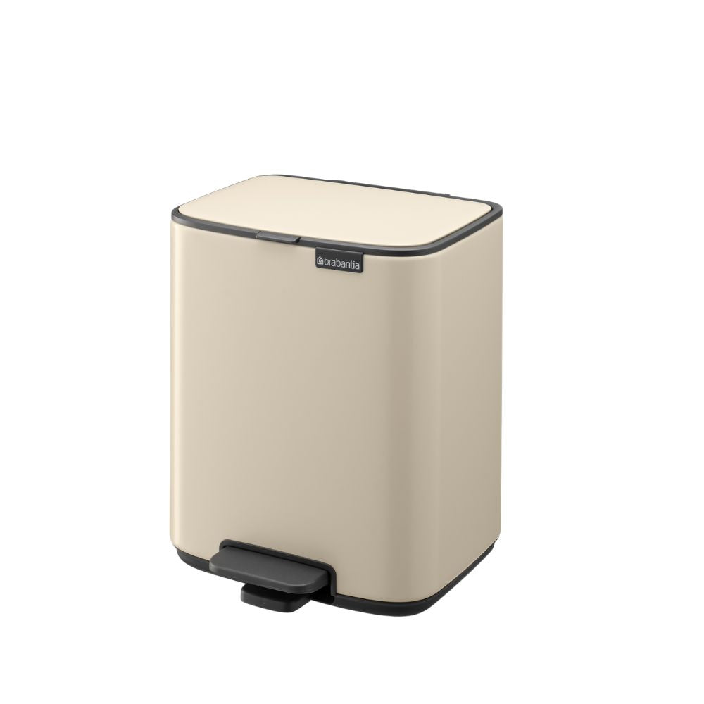 Bo Pedal Bin, 7L at Brabantia GH