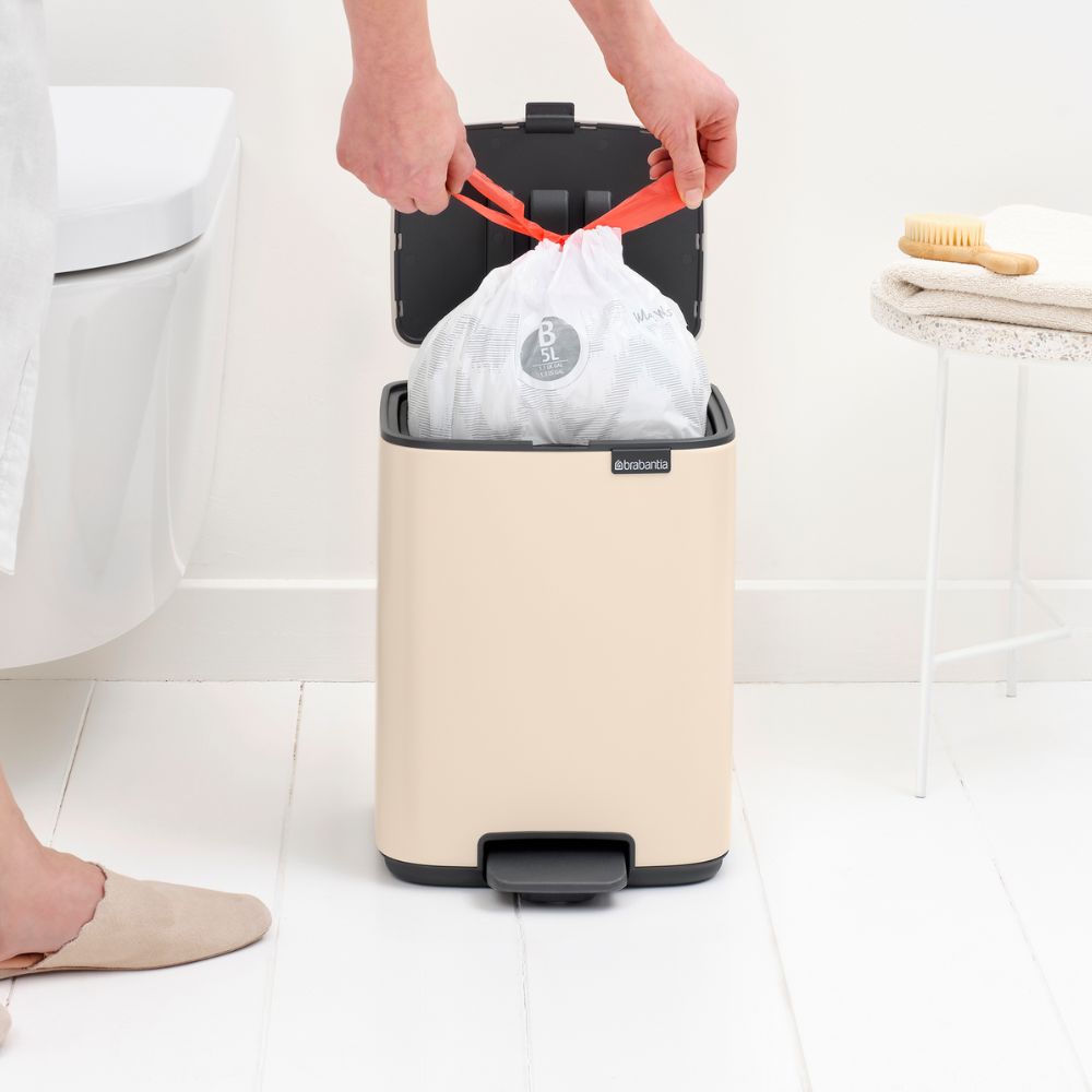 Bo Pedal Bin, 7L at Brabantia GH