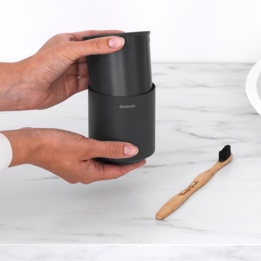 MindSet Toothbrush Holder, Mineral Infinite Grey at Brabantia GH