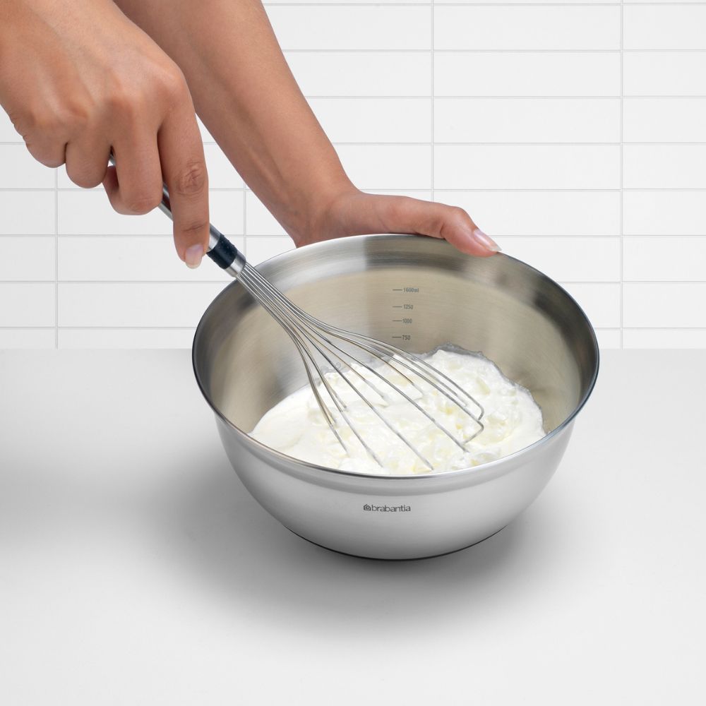 Mixing Bowl, 1.6 litre - Matt Steel / Black at Brabantia GH