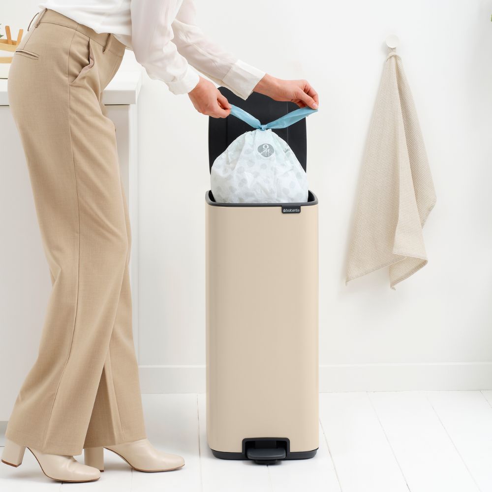 Bo Pedal Bin, 30L at Brabantia GH