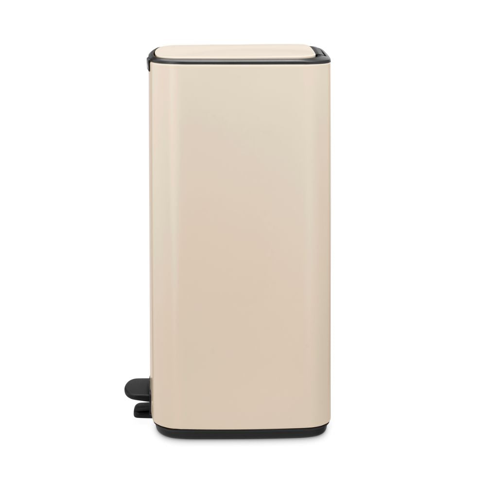 Bo Pedal Bin, 30L at Brabantia GH
