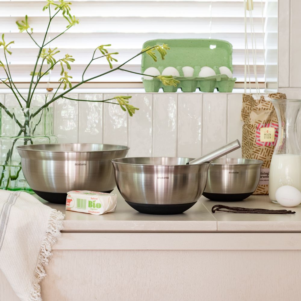 Mixing Bowl Set 1, 1.6 & 3 litre - Matt Steel / Black at Brabantia GH