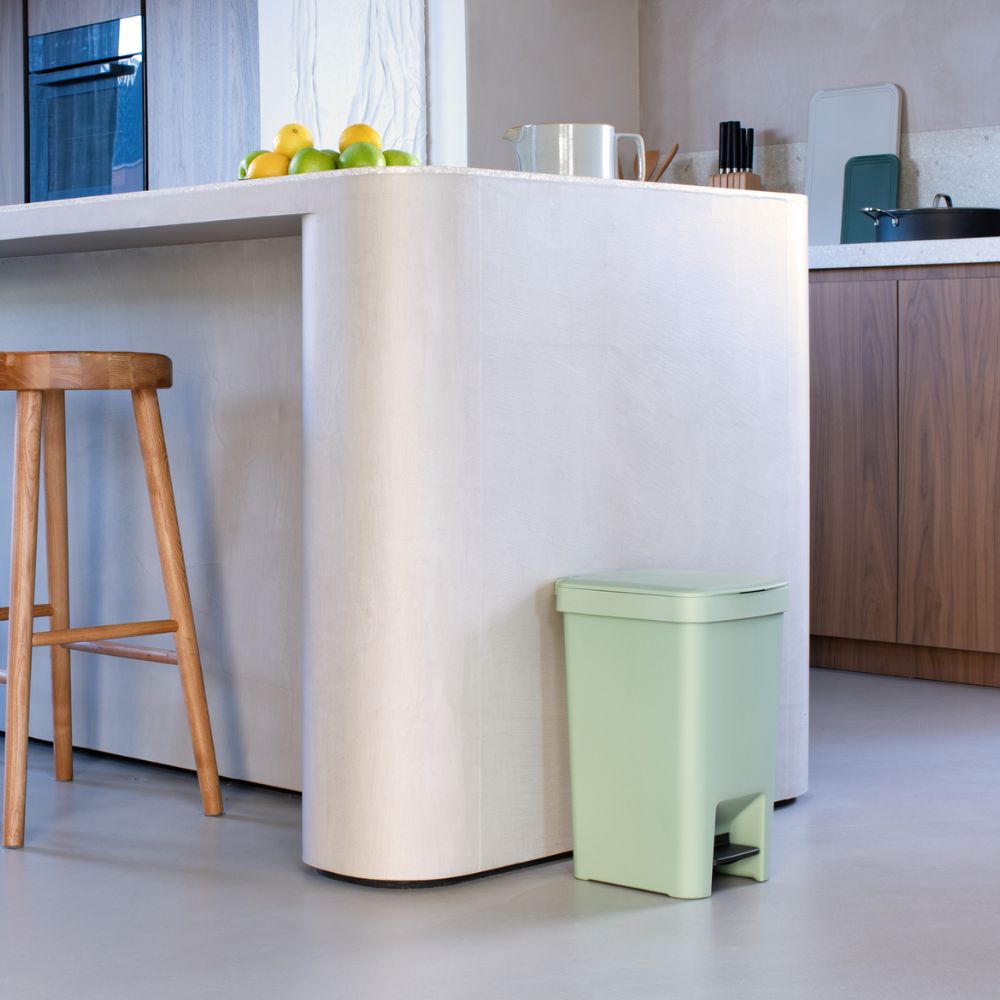 StepUp Pedal Bin 16L at Brabantia GH